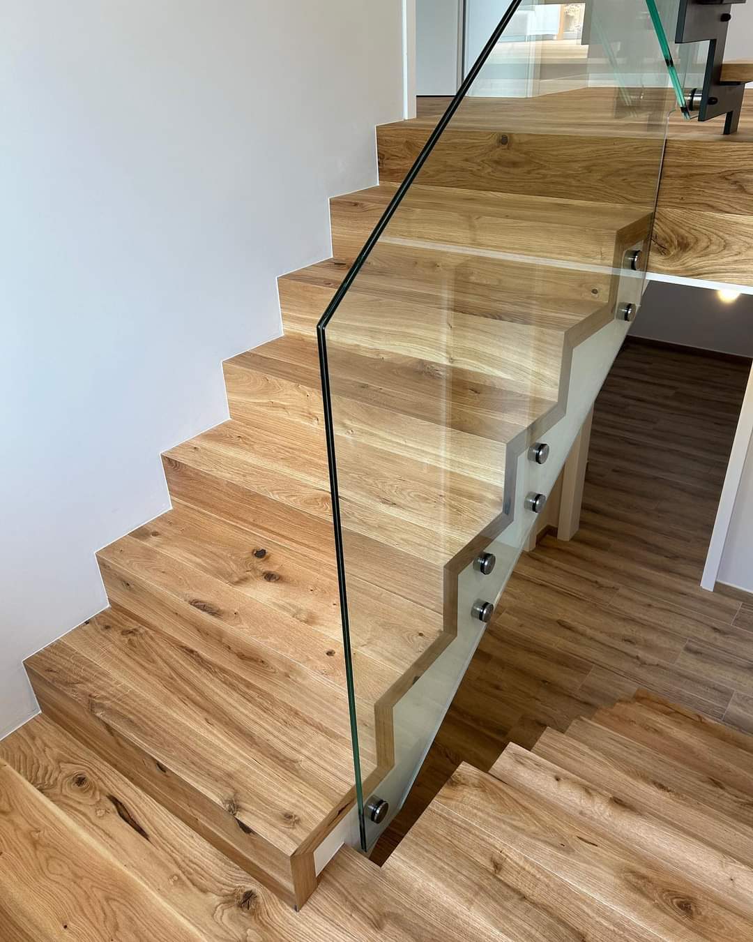 stolarija_zadar_mp_drvo_namjestaj_vrata_prozori_kuhinja_ormari_pro_ugradnja_montaza_transport_stubiste